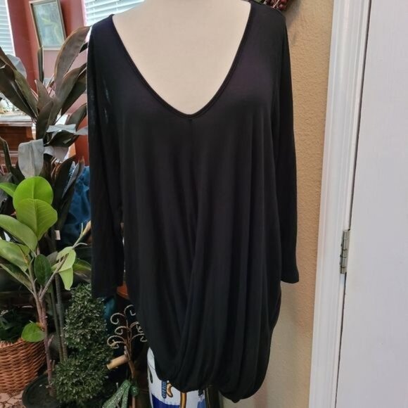 Lane Bryant top t shirt solid black casual lightweight 18 20 slimming bottom - Picture 1 of 5